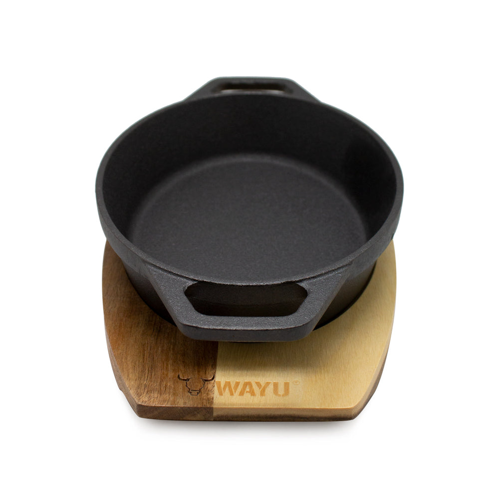 Cacerola Hierro Fundido con Base Madera Acacia Wayu